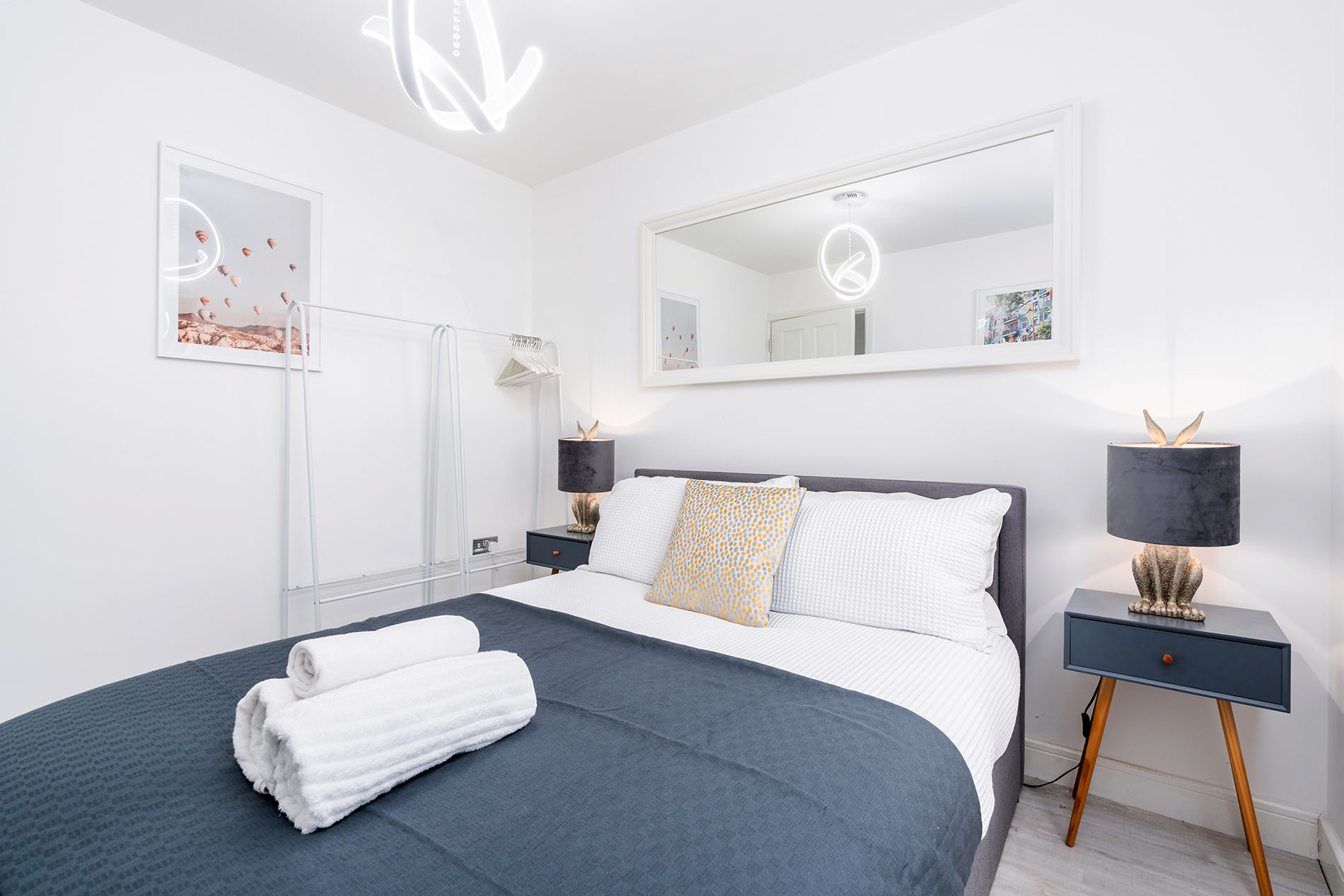 27 Lower Vickers - Double Bedroom II