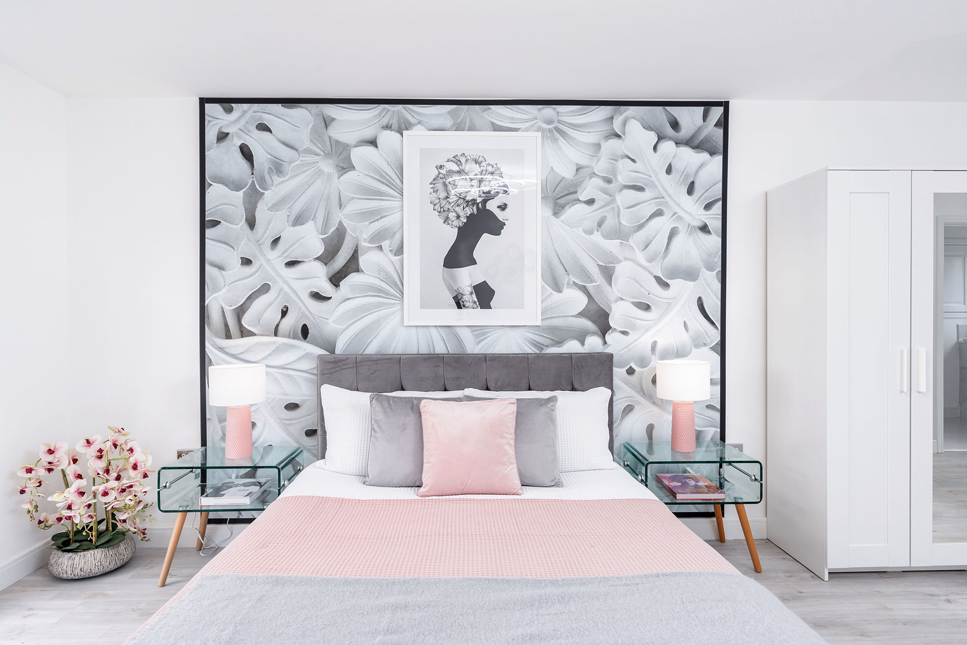 27 Lower Vickers - Master Bedroom w:Artwork Above Bed