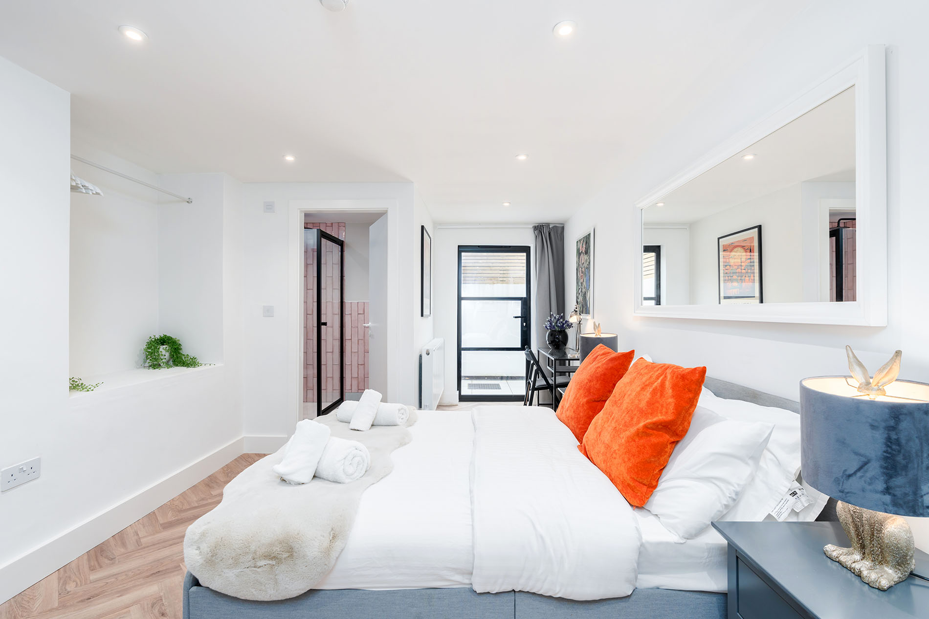 Second Bedroom w:En-Suite